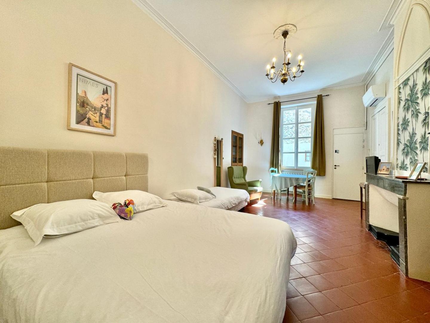 Centre - 50m Des Arenes - Terrasse Apartment Nimes